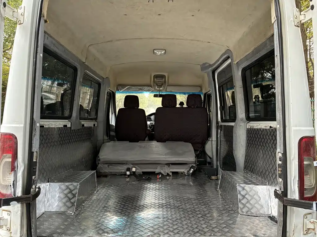 Iveco Power Daily 2016 3.0T A32 Premium Edition Medium Roof F1C