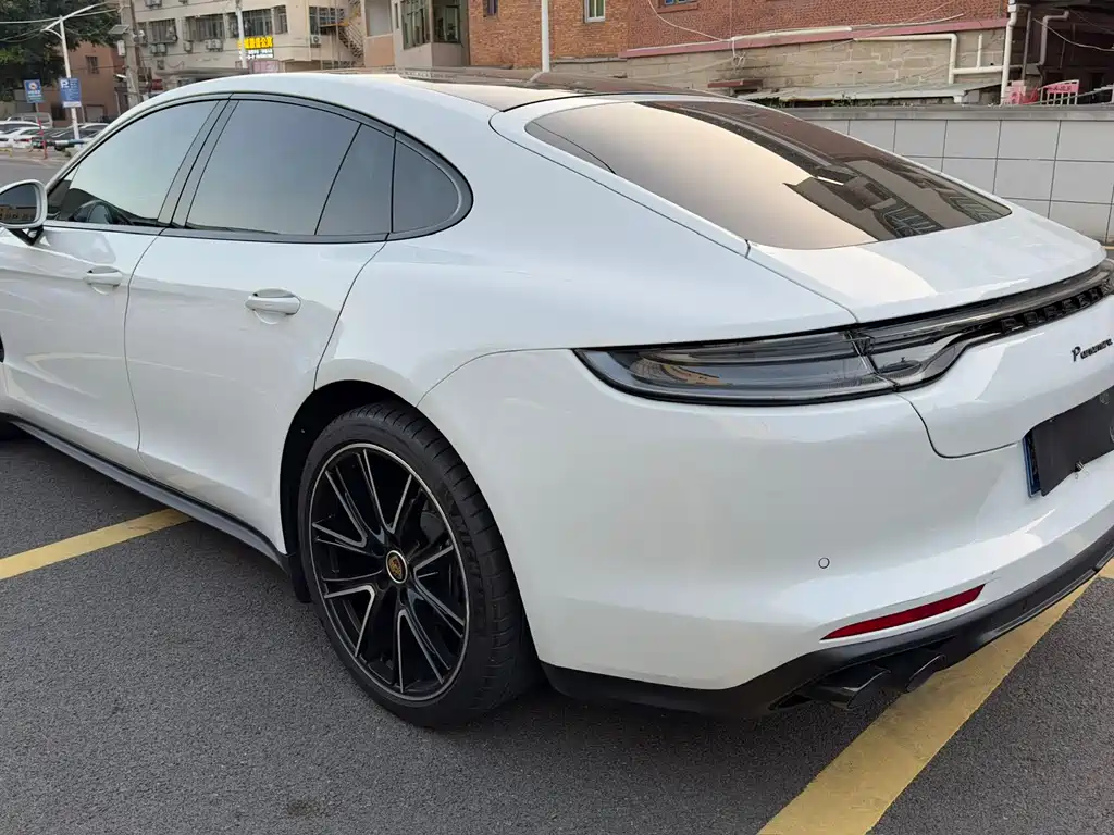 Porsche Panamera 2023 Panamera 2.9T Platinum Edition