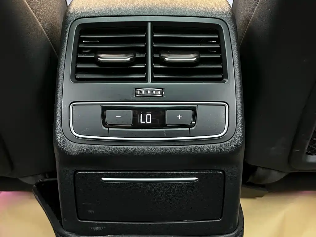 Audi A4L 2023 40 TFSI quattro Luxury Dynamic Edition