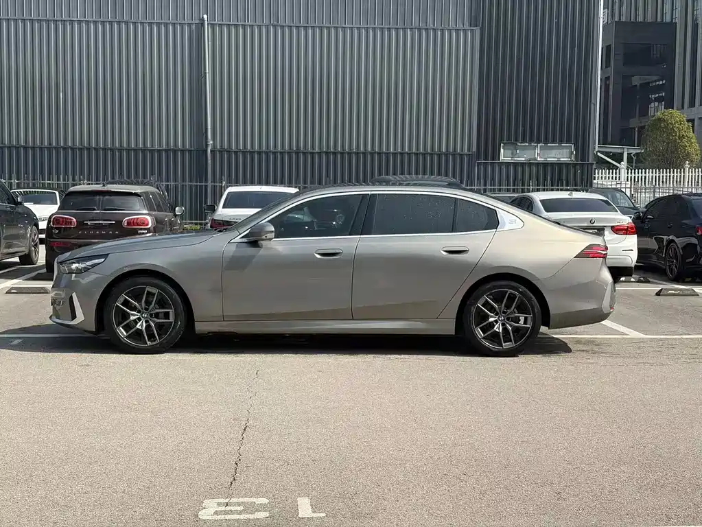BMW 5 Series 2024 530Li Leading Edition Luxury Package