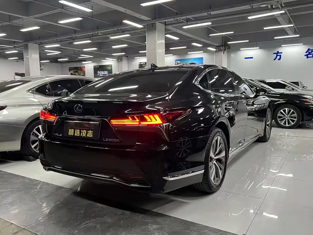 Lexus LS 500h Excellence Edition 2020 China VI