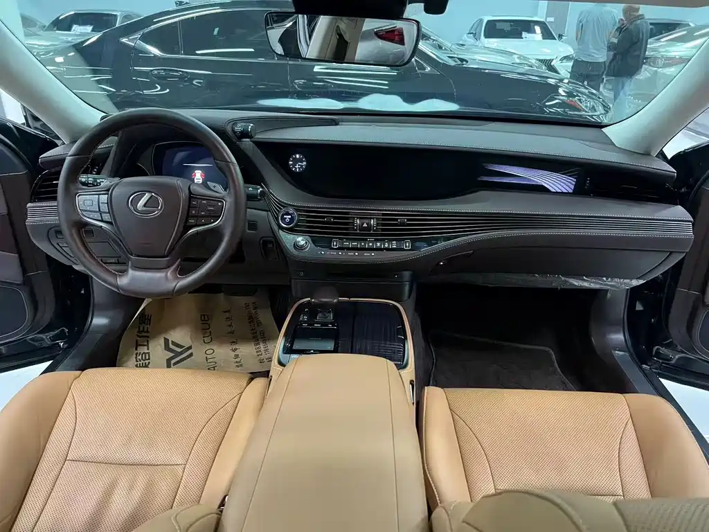 Lexus LS 500h Excellence Edition 2020 China VI