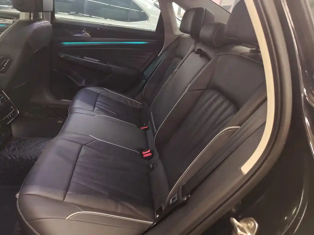 Volkswagen Passat 2023 Facelift 330TSI Luxury Edition