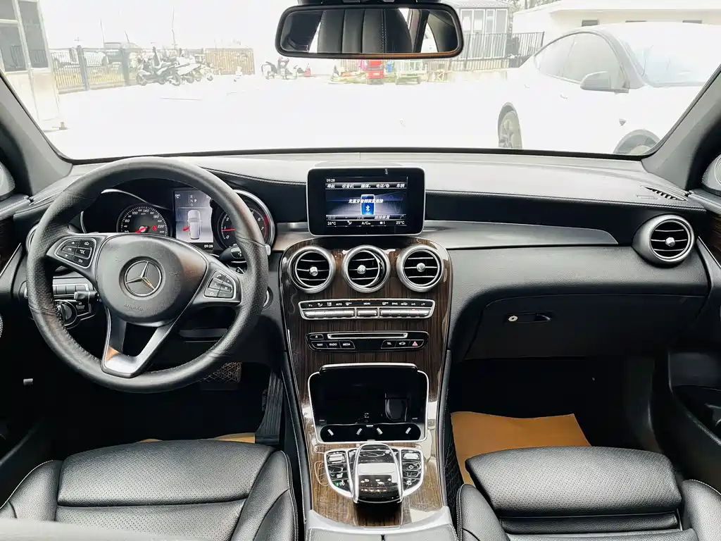 Mercedes-Benz GLC 2019 Facelift GLC 260 L 4MATIC Luxury