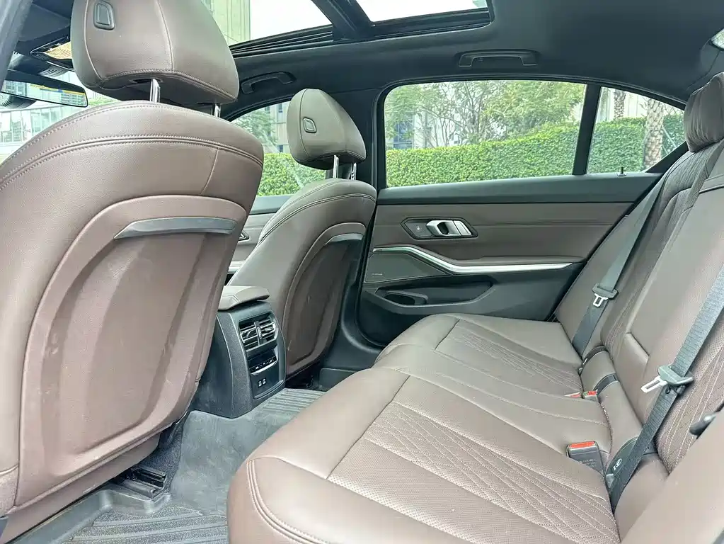 BMW 3 Series 2024 330Li M Sport Black Panel Edition