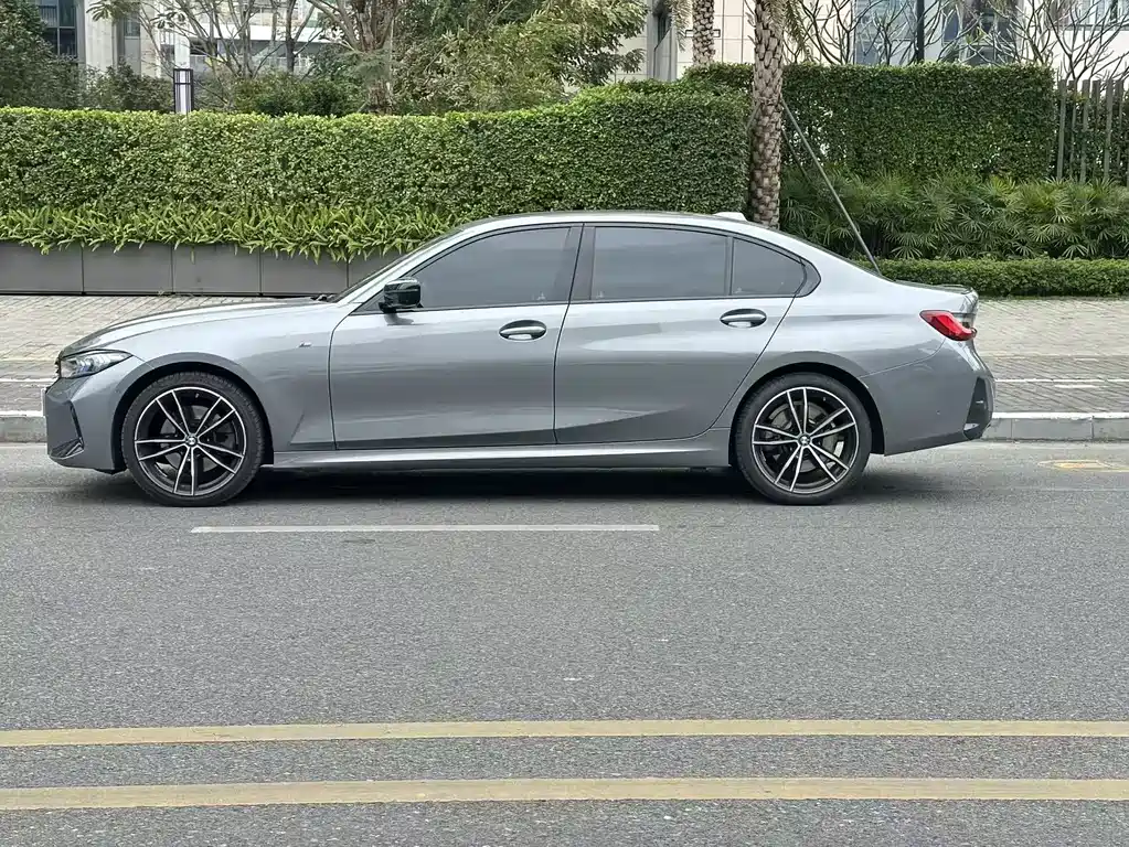 BMW 3 Series 2024 330Li M Sport Black Panel Edition