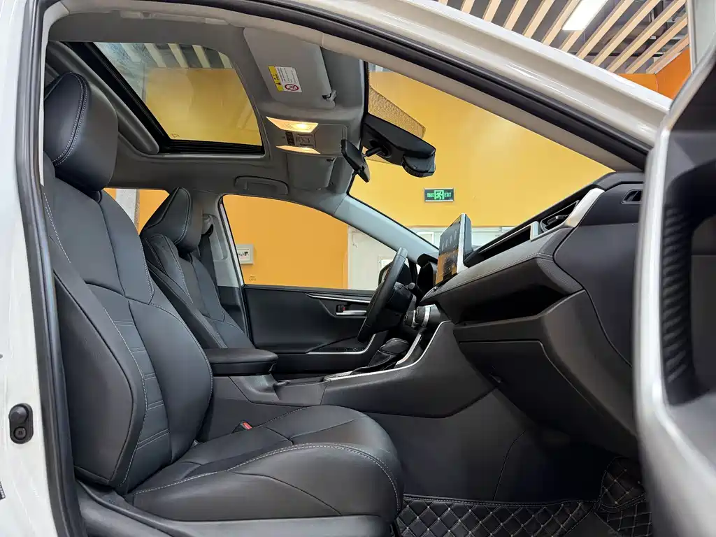 Toyota Wildlander 2022 2.0L CVT AWD Luxury Edition