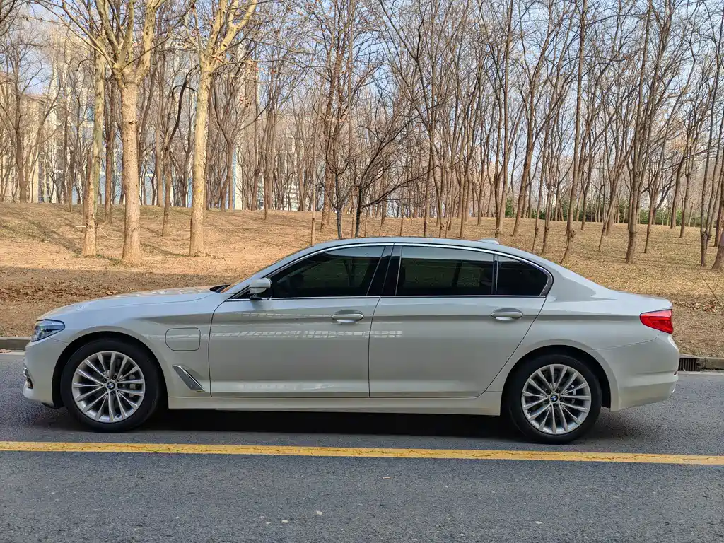 BMW 5 Series PHEV 2020 530Le Pioneer Edition
