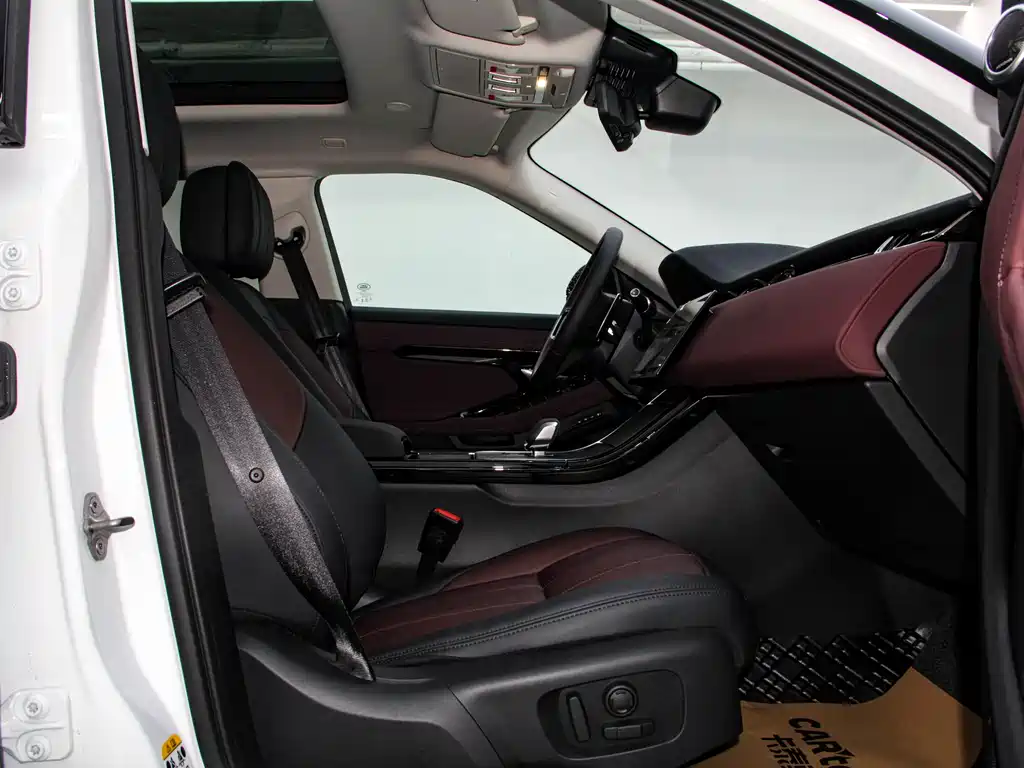 Range Rover Evoque L 2024 SE