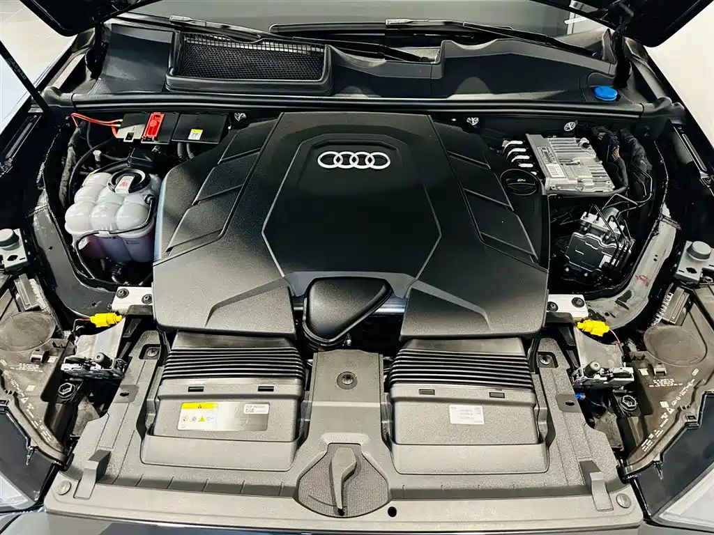 Audi Q7 2023 55 TFSI quattro S line