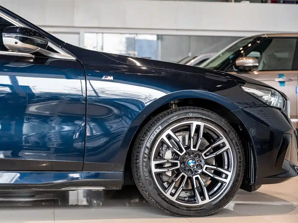 BMW 5 Series 530Li M Sport 2025