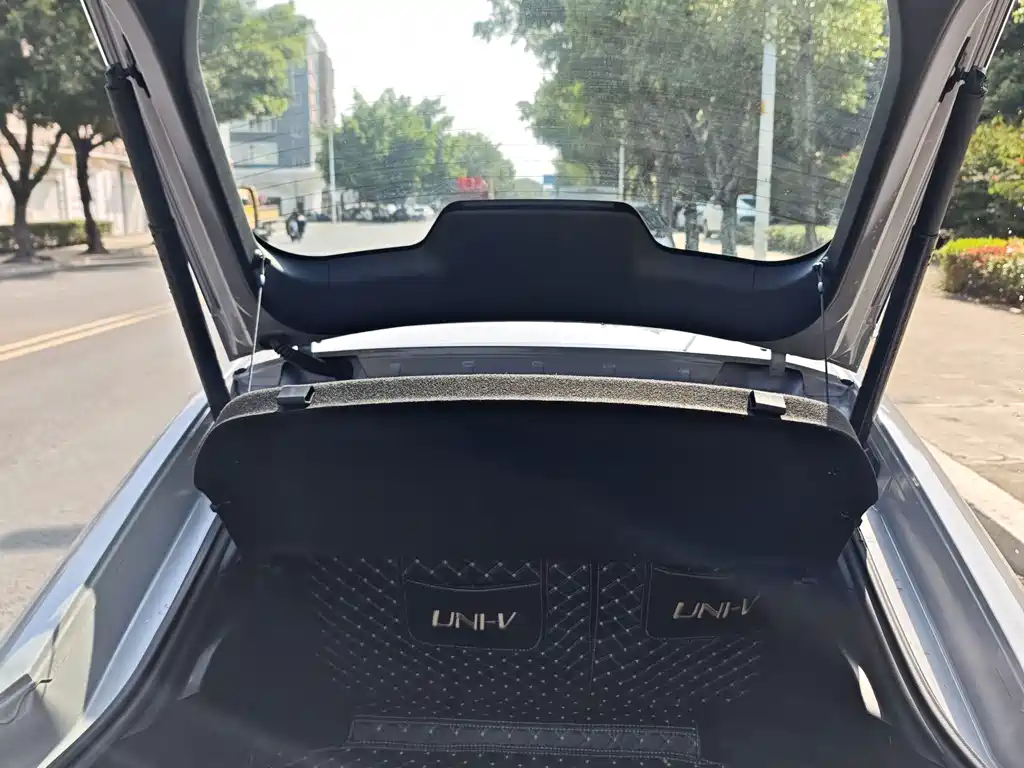 Changan UNI-V 2022 1.5T Premium