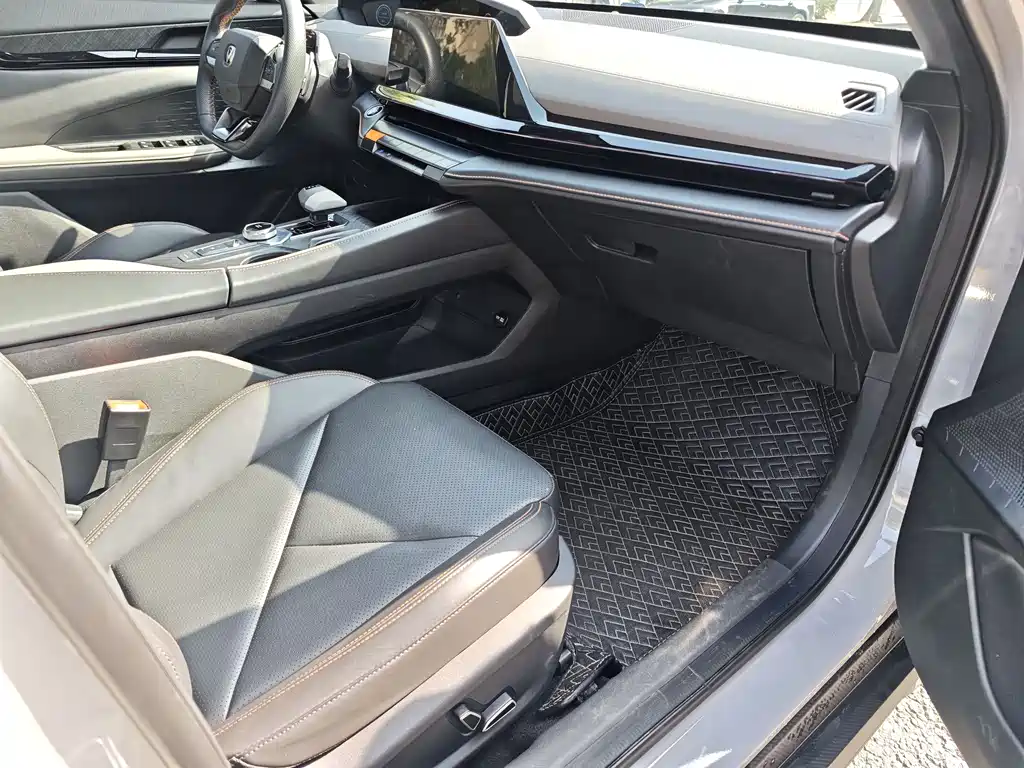 Changan UNI-V 2022 1.5T Premium