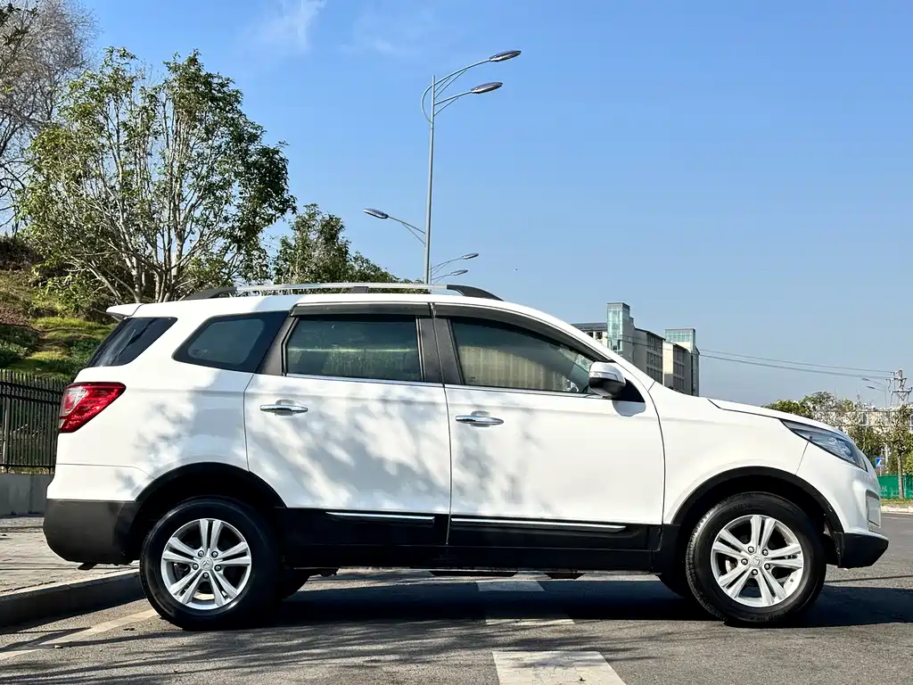 BAIC Huansu S3 2014 1.5L Luxury Edition China IV