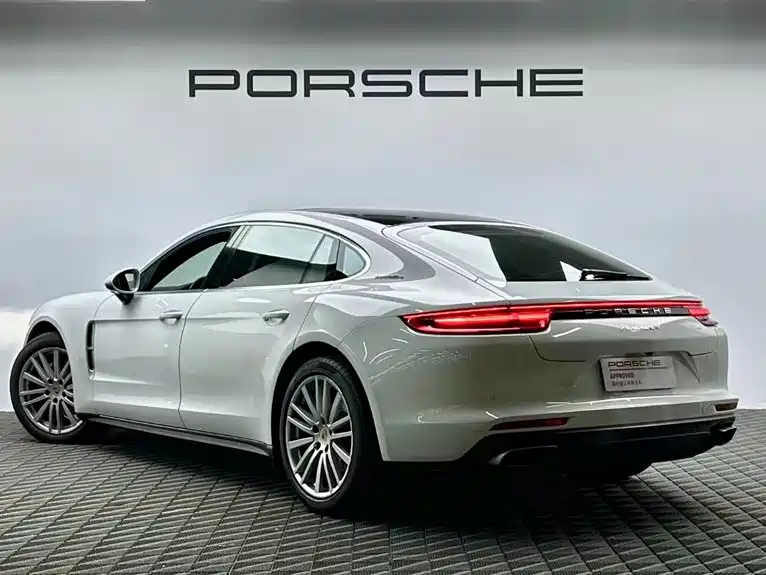 Porsche Panamera 4 Executive LWB 3.0T (2017)