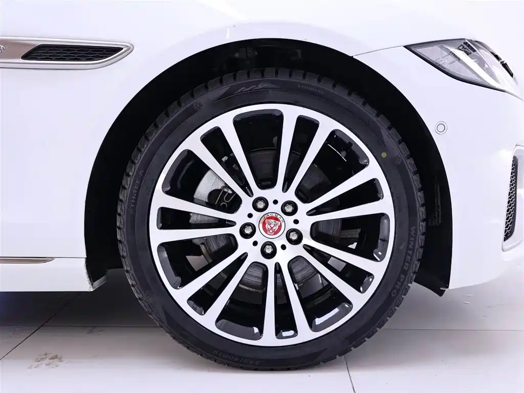 Jaguar XFL 2024 P250 RWD Premium Luxury Edition
