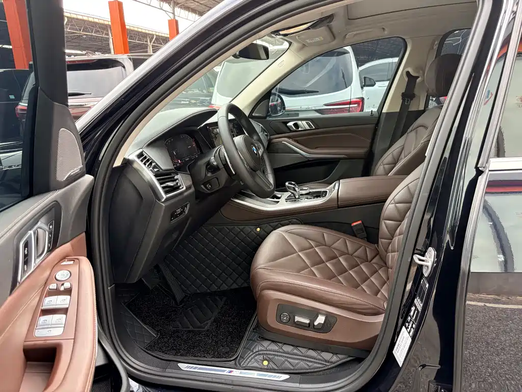 BMW X5 2022 Facelift xDrive 30Li Exclusive Edition M Sport Package