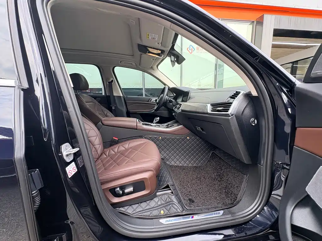 BMW X5 2022 Facelift xDrive 30Li Exclusive Edition M Sport Package