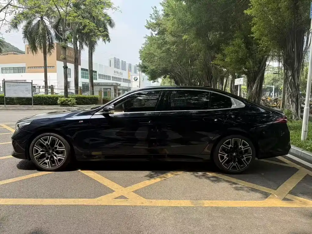 BMW 5 Series 2024 530Li Exclusive Edition M Sport Package