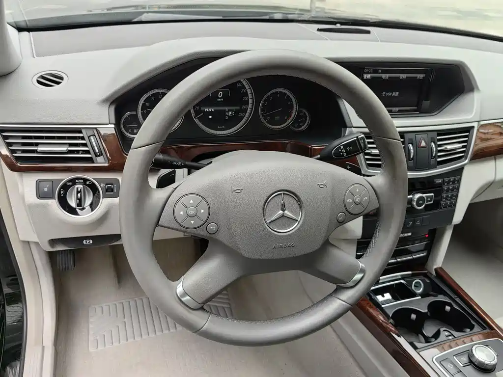 Mercedes-Benz E-Class 2012 E 260 L CGI Fashion