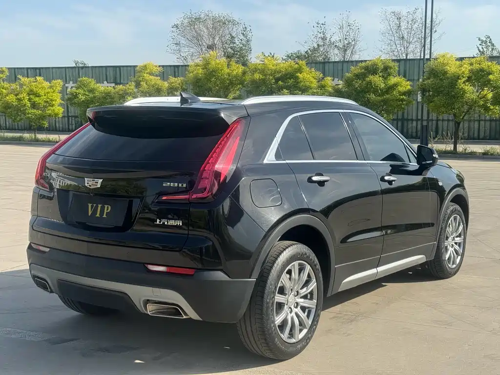 Cadillac XT4 2021 28T FWD Leading Edition