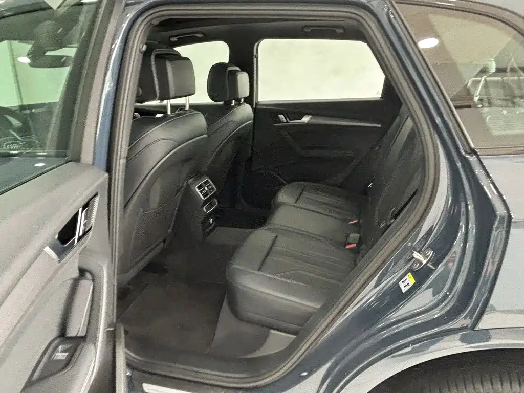 Audi Q5L 2025 45 TFSI Luxury Dynamic Edition
