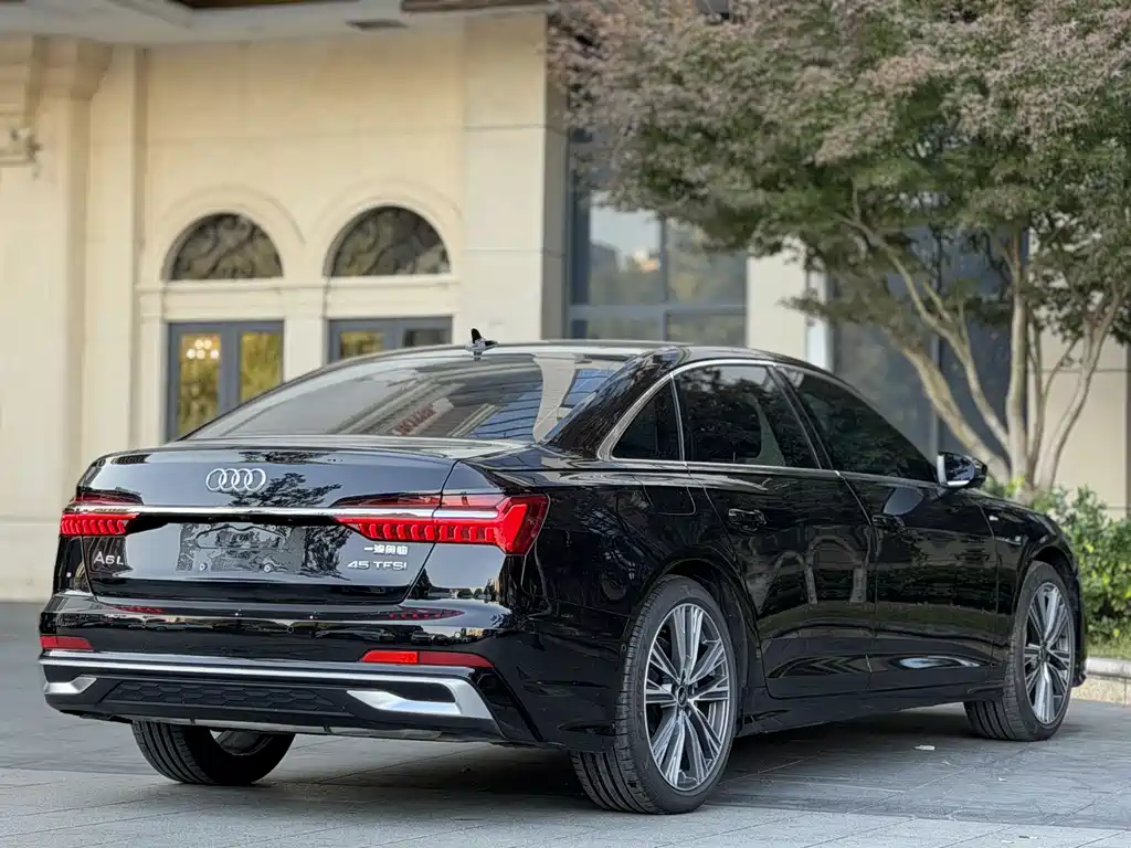 Audi A6L 2025 45 TFSI Zhenxuan Dynamic Edition