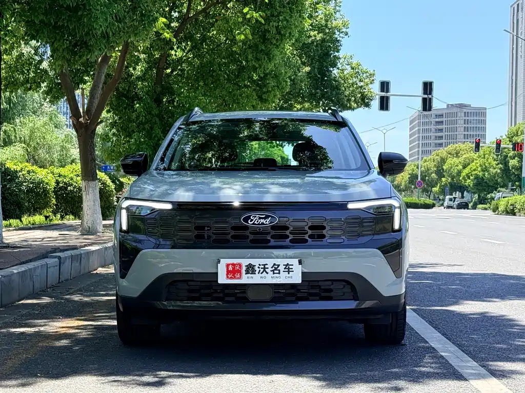 Ford Equator Sport PHEV 2025 Platinum Edition