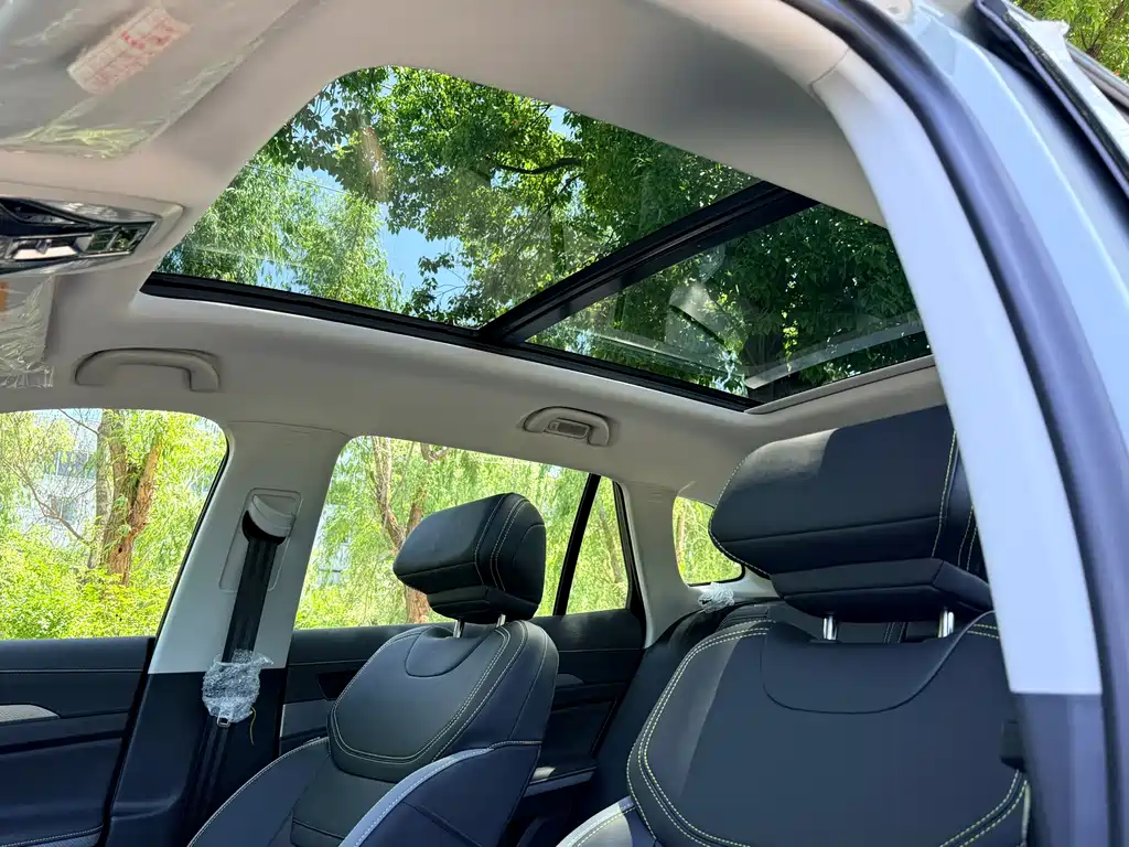 Ford Equator Sport PHEV 2025 Platinum Edition