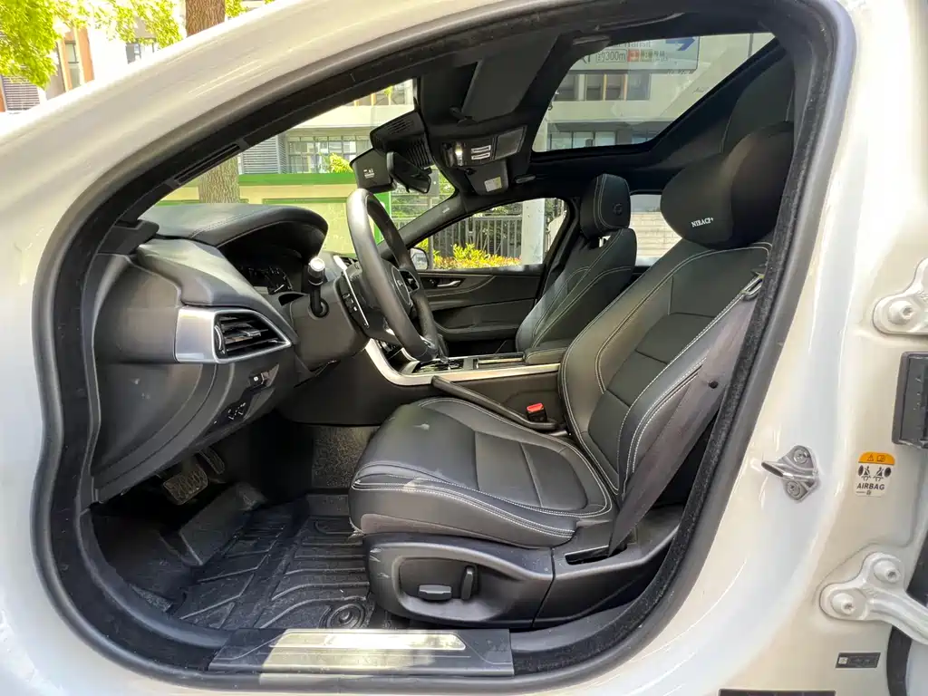 Jaguar XEL 2022 2.0T 200PS R-DYNAMIC Youth Sport Edition