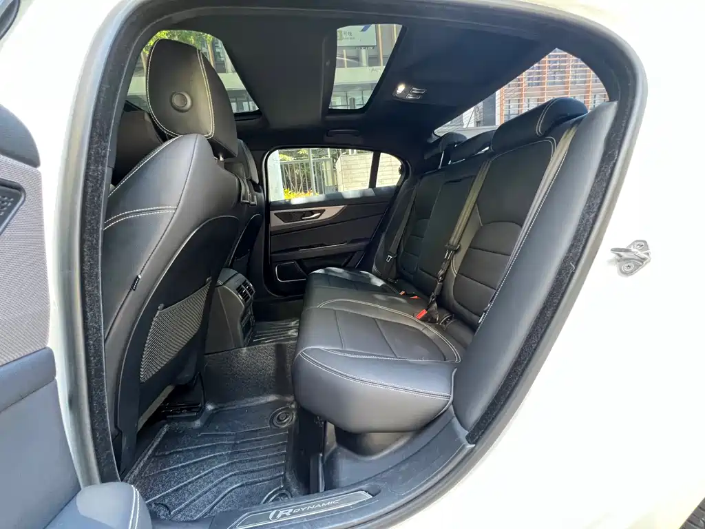 Jaguar XEL 2022 2.0T 200PS R-DYNAMIC Youth Sport Edition