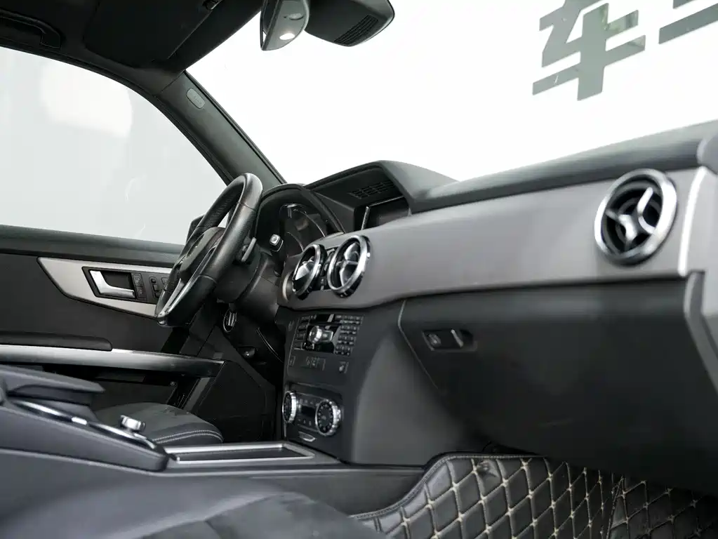 Mercedes-Benz GLK-Class 2015 GLK 300 4MATIC Fashion Edition Ultimate
