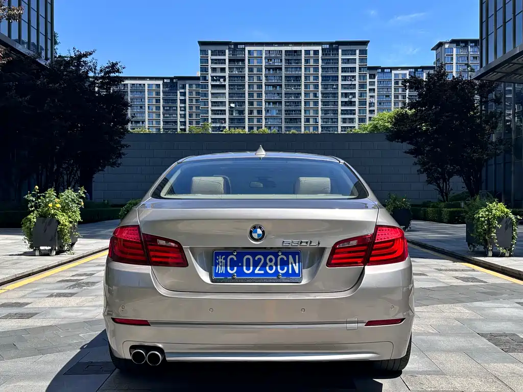 BMW 5 Series 2013 530Li Leading Edition