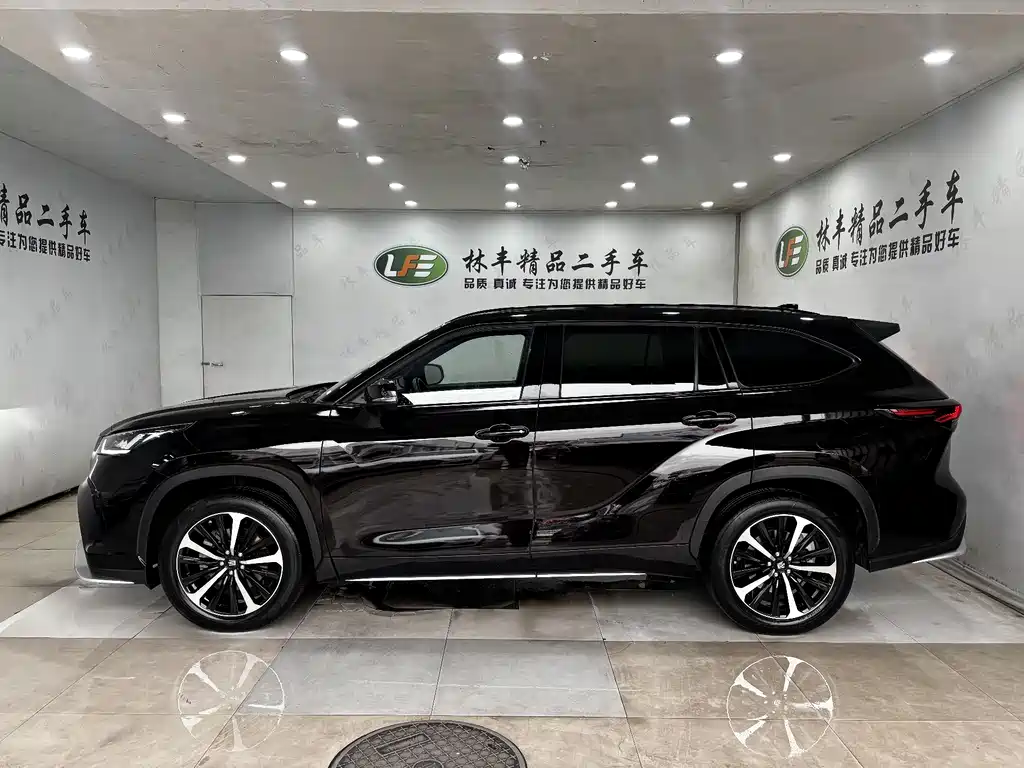 Crown Kluger 2022 2.0T AWD Sport Edition