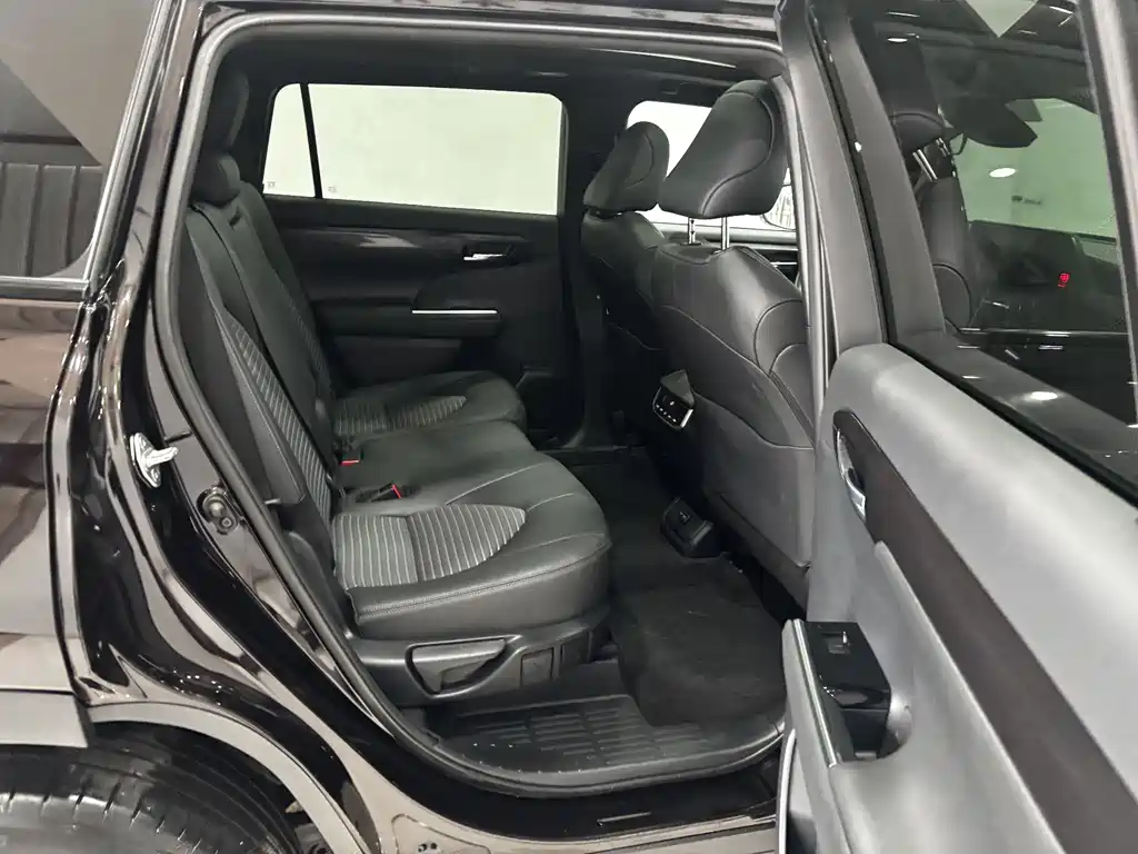 Crown Kluger 2022 2.0T AWD Sport Edition