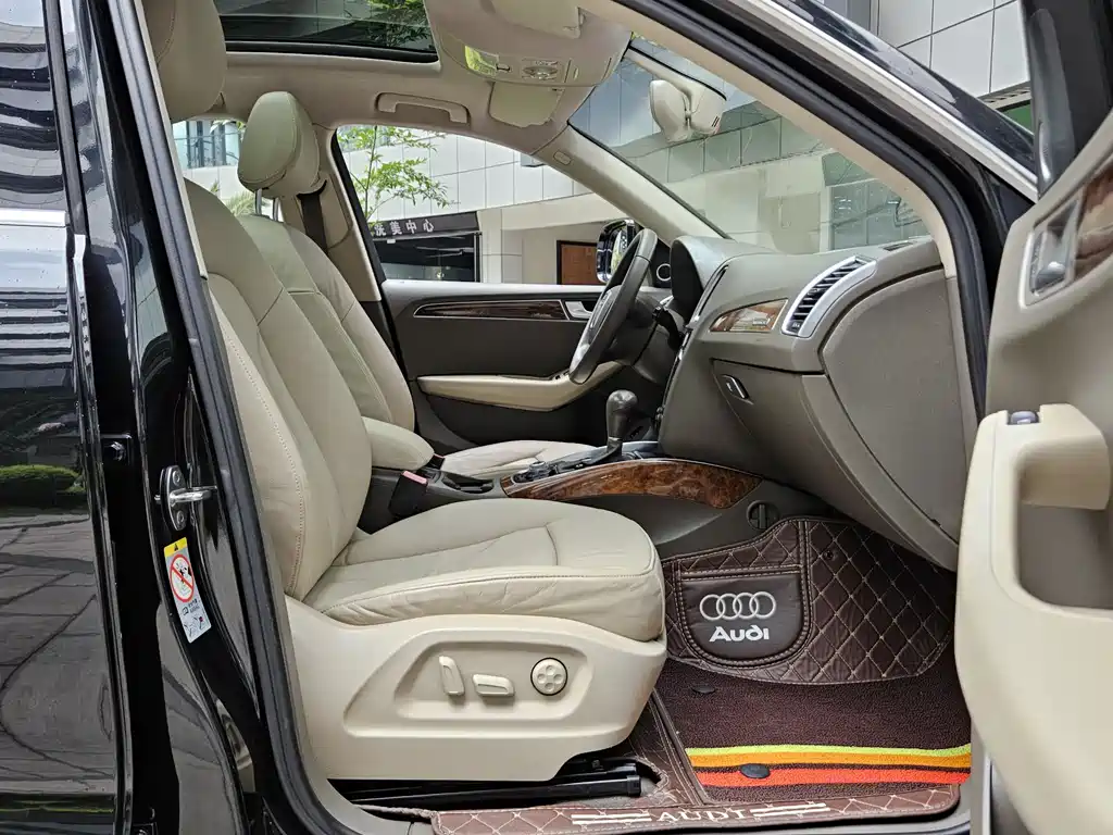 Audi Q5 2011 2.0 TFSI Comfort