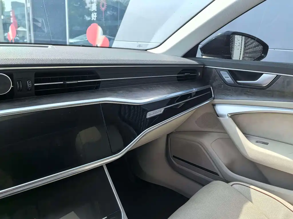 Audi A6L 2019 55 TFSI quattro Flagship Elegant
