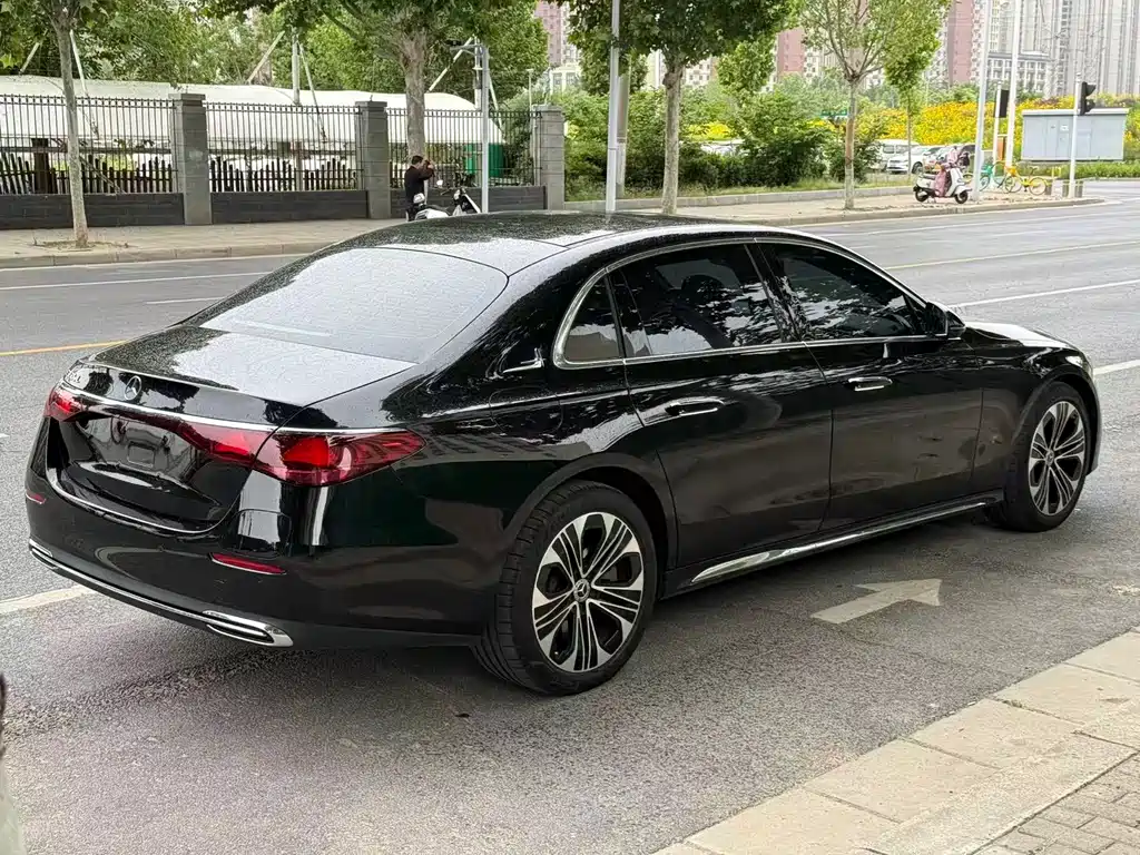 Mercedes-Benz E-Class NEV 2024 E 350 e L Plug-in Hybrid Sedan