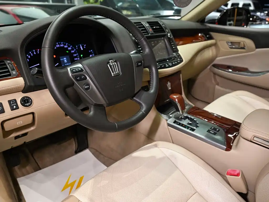 Toyota Crown 2012 2.5L Royal Leather Edition