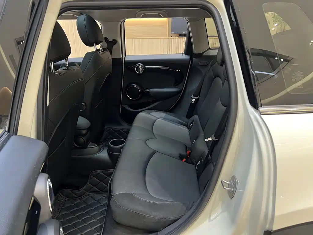 MINI Cooper 2019 1.5T Artist 5-Door