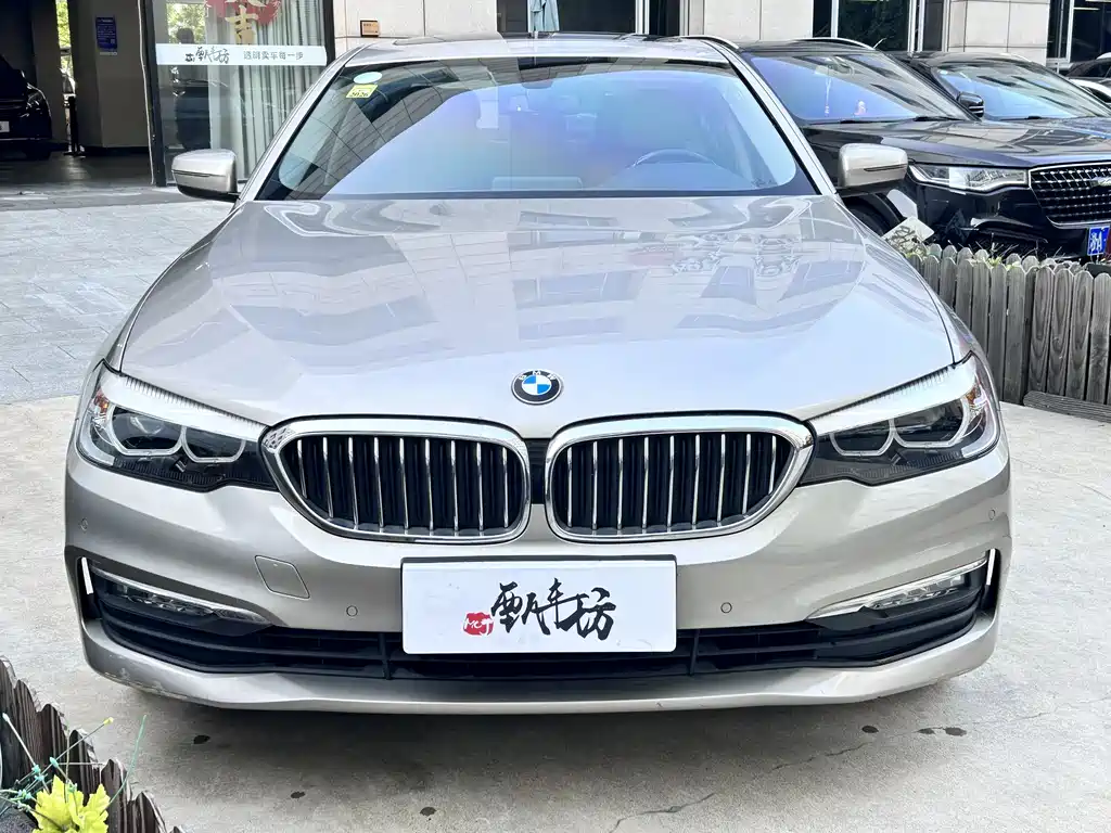 BMW 5 Series 2018 528Li Launch Edition