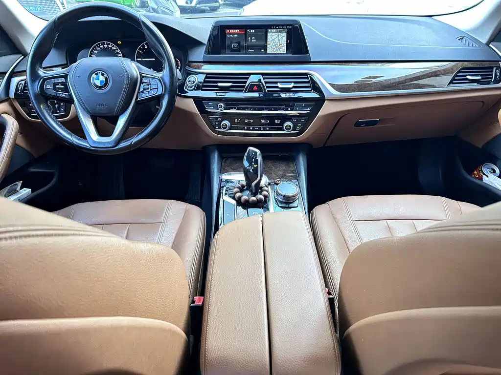 BMW 5 Series 2018 528Li Launch Edition