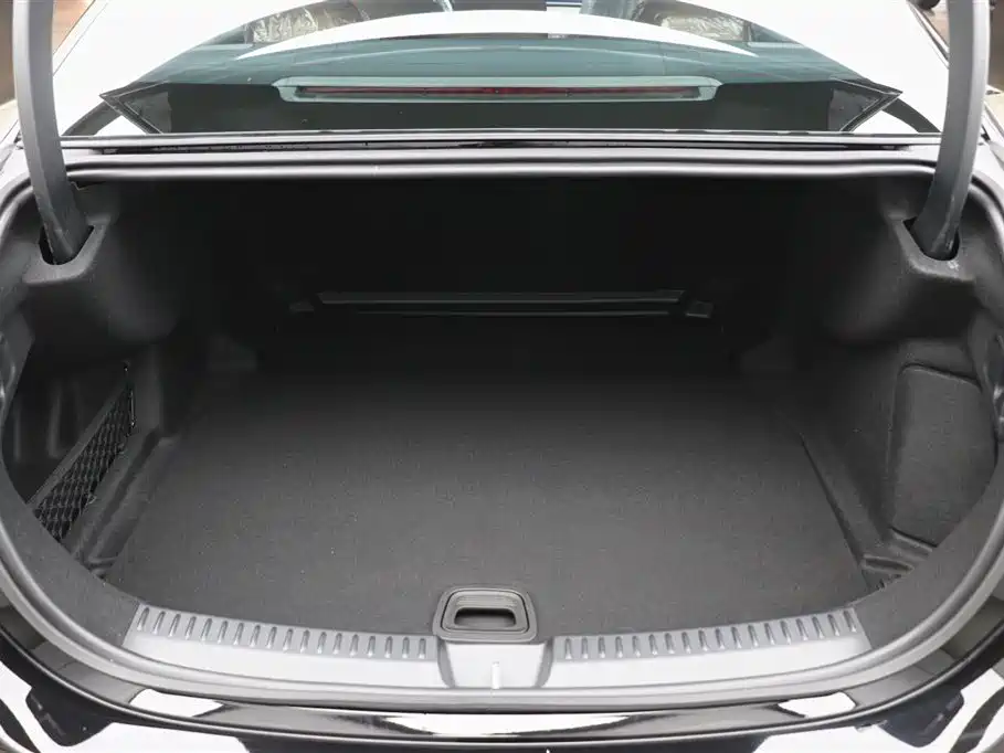 Mercedes-Benz E-Class 2026 Facelift E 300 L Luxury