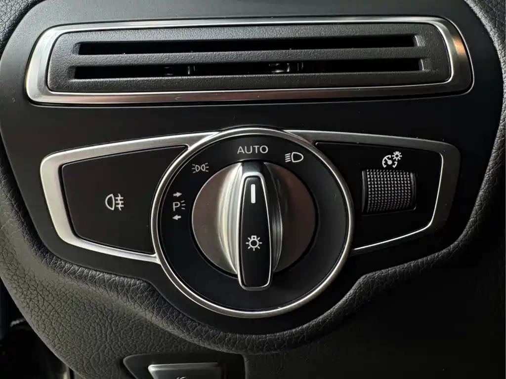 Mercedes-Benz GLC 2022 GLC 260 L 4MATIC Luxury Trim