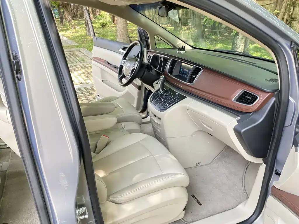 Buick GL8 2018 28T Luxury Edition China VI