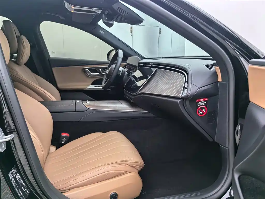 Mercedes-Benz E-Class 2025 E 300 L Fashion Edition