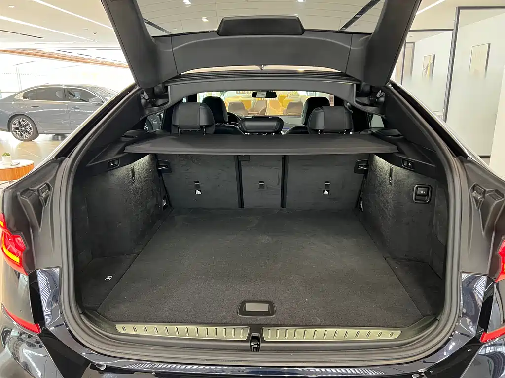 BMW 6 Series GT 2020 630i M Sport Package