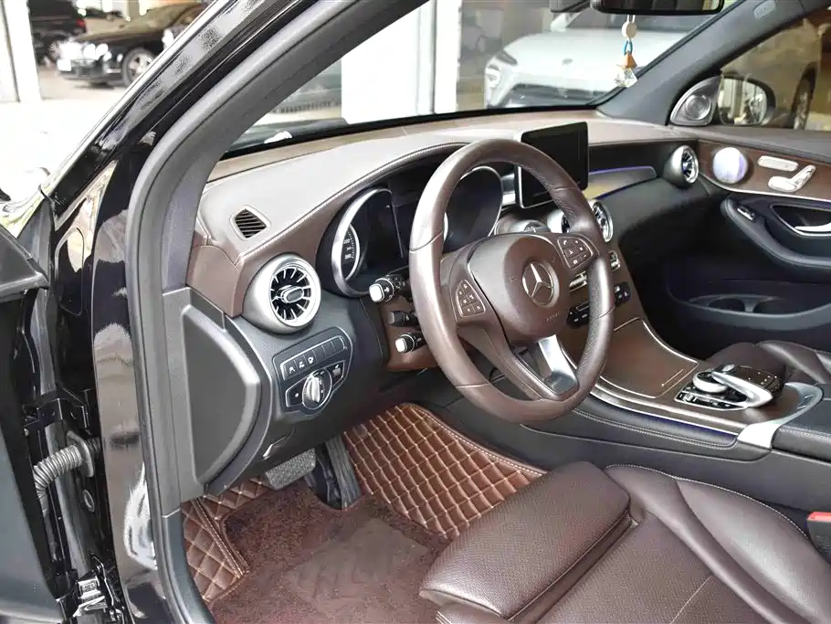 Mercedes-Benz GLC 300 4MATIC Sport 2018