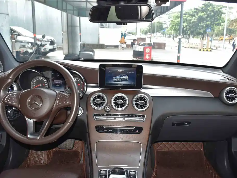 Mercedes-Benz GLC 300 4MATIC Sport 2018