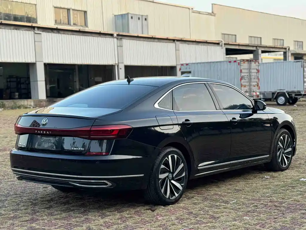 Volkswagen Passat 2022 330TSI Starlight Elite Edition